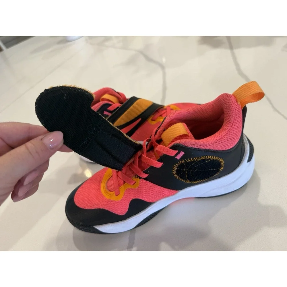 NIKE Girls Basketball Shoes ~ Slip On Strap ~ SIZE 4.5 Youth ~ EUC